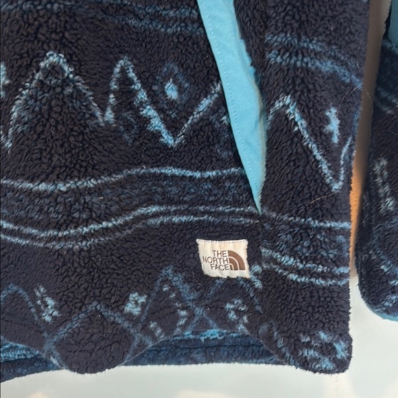 The North Face Hooded Navy and Blue Patterned Teddy Jacket - Medium - Picture 2 of 6